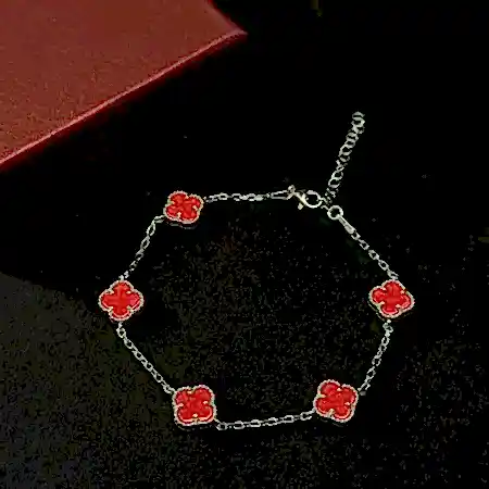 Kırmızı Taşlı Yonca Bileklik