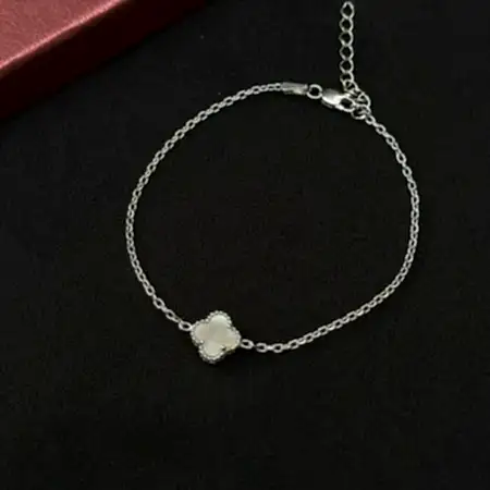 Tek Beyaz Yonca Taşlı Bileklik